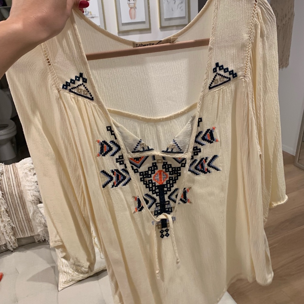 Top - Picture 2 of 3